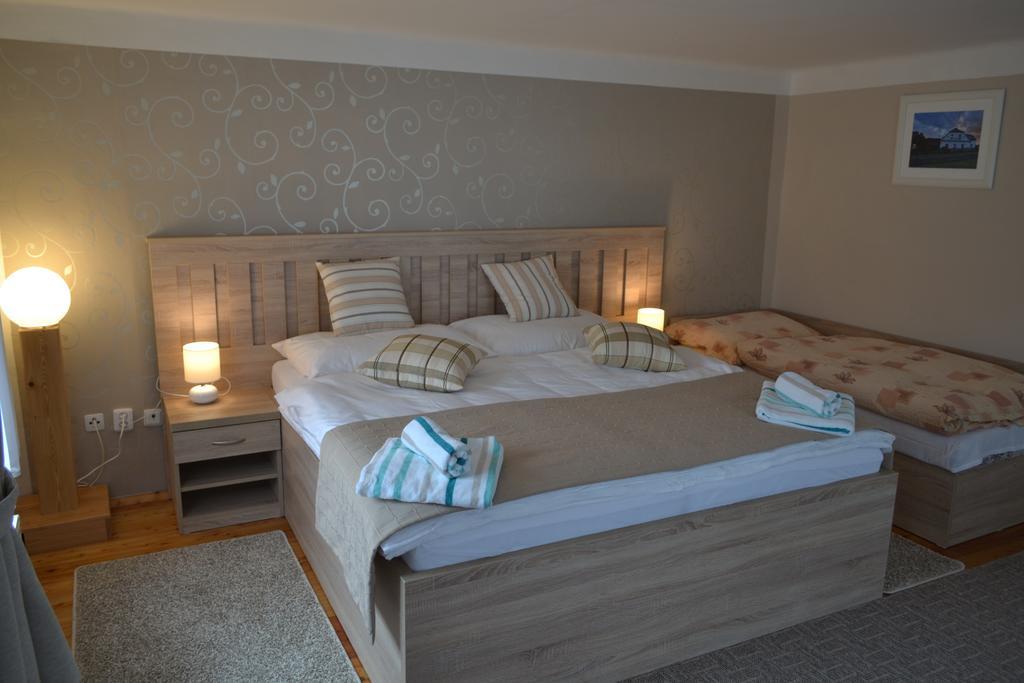 Pension Pod Morskym Okem Karlovice  ภายนอก รูปภาพ