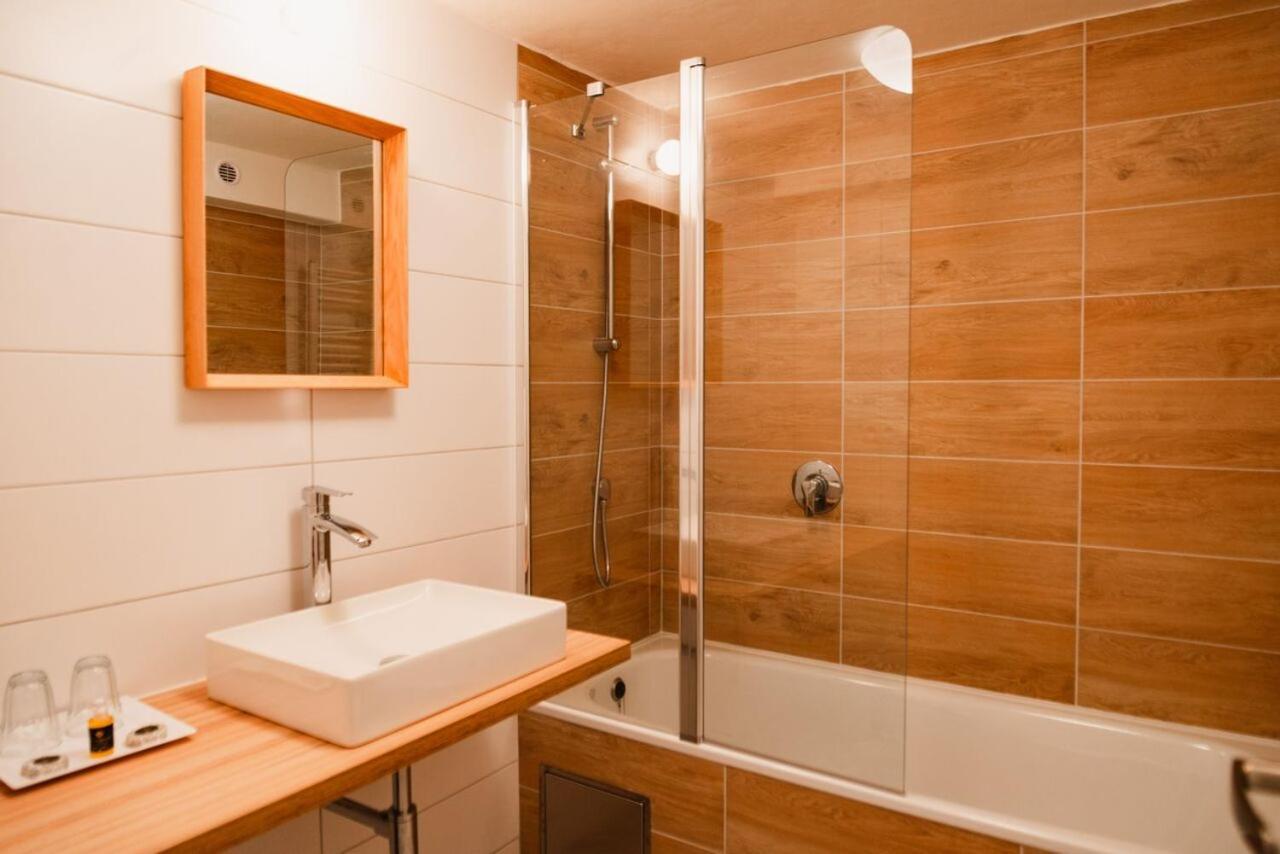 Pension Pod Morskym Okem Karlovice  ภายนอก รูปภาพ